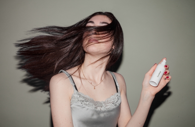 Quel spray pour cheveux utiliser et pourquoi ?