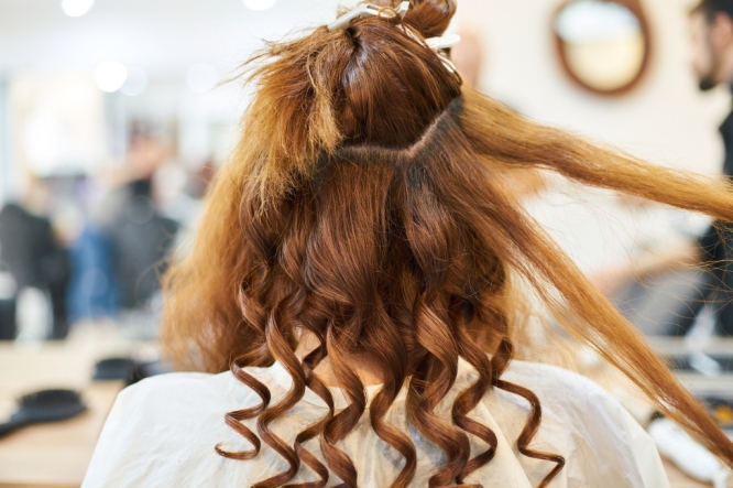 Quel fer à boucler choisir pour coiffer ses cheveux ?